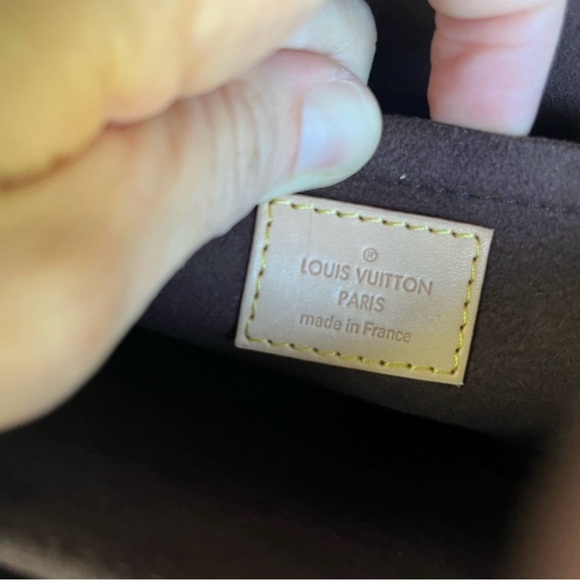 Authentic Louis Vuitton Pochette Métis - Picture 5 of 15